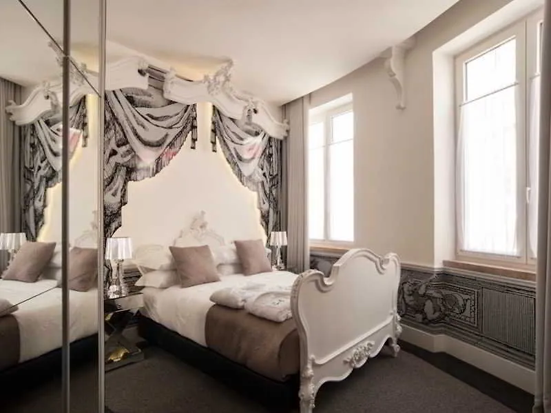 Teatro Boutique Rooms & Suites Лиссабон